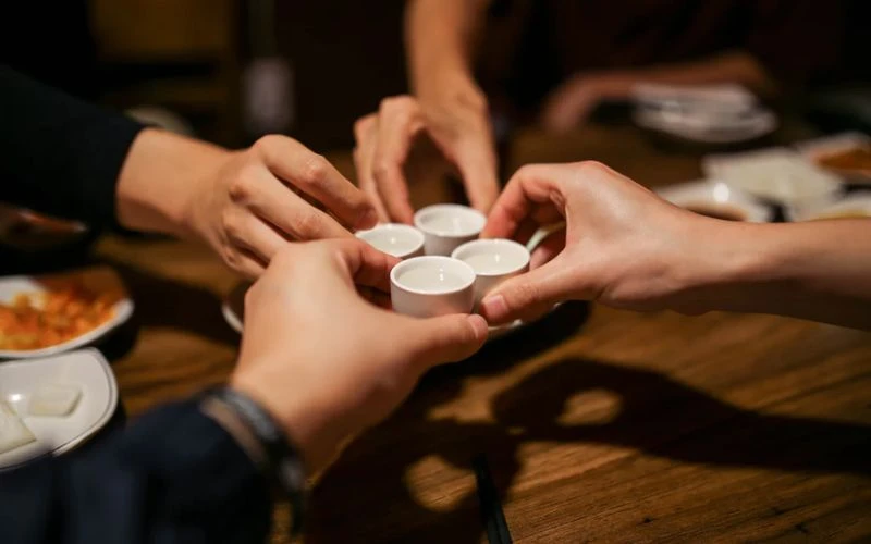 Các quy tắc và nghi thức khi uống rượu sake Nhật Bản