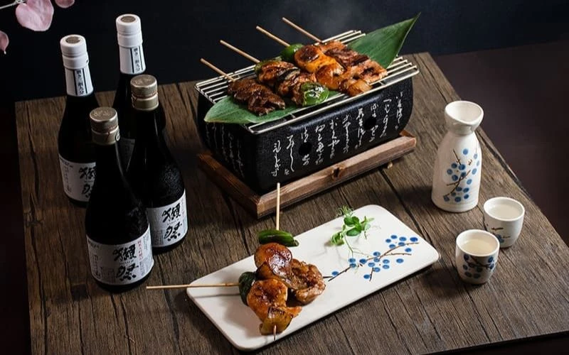 Món ăn kết hợp với rượu sake để thưởng thức trọn vẹn