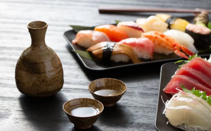 Cách thưởng thức và phục vụ rượu Sake