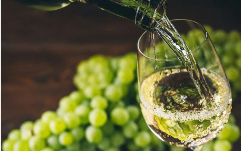 Phân biệt Chardonnay ủ gỗ sồi và không ủ sồi