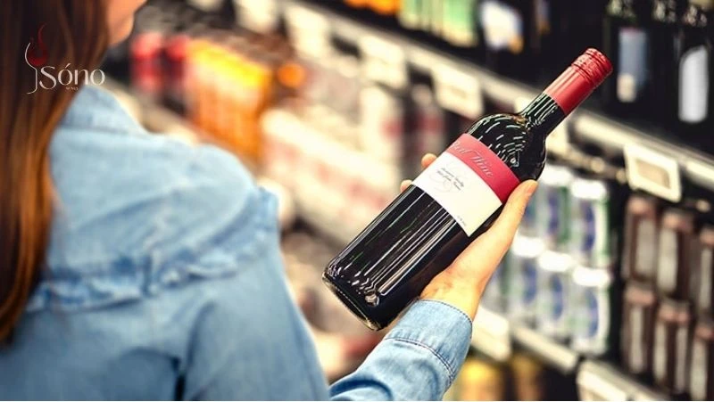 Nhận biết rượu vang thật giả dựa vào nhãn dán trên chai