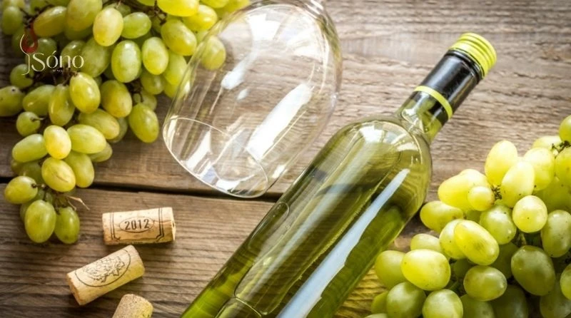 Rượu vang trắng làm từ nho Moscato có hương vị ngọt ngào