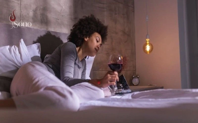 Uống rượu vang trước khi đi ngủ giúp giấc ngủ ngon hơn