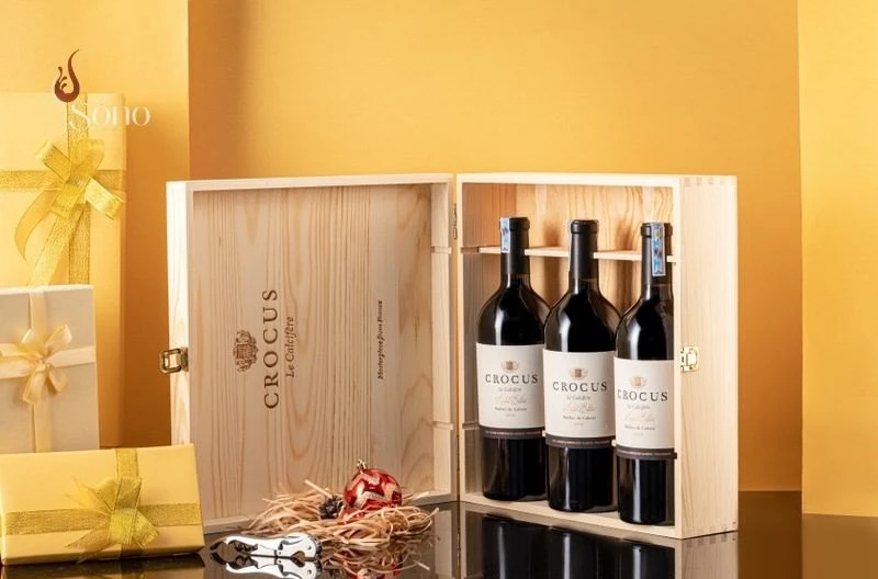 Sử dụng rượu vang làm quà tặng là lời chúc sức khỏe tinh tế