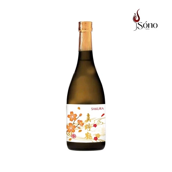 Chai Sakura Junmai trong set quà Tết rượu Sake ý nghĩa cho phái đẹp