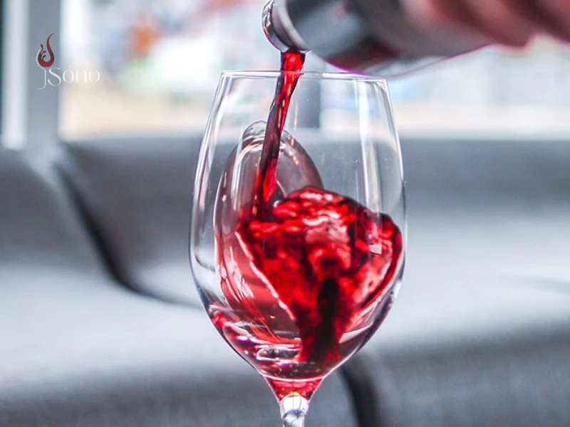 Mẹo nhận biệt rượu vang giả dựa trên màu sắc của rượu