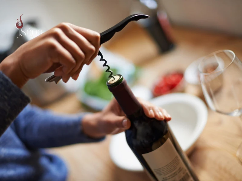 Mở nắp chai sẽ làm rút ngắn hạn sử dụng của rượu vang