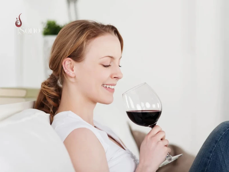 Uống rượu vang trước khi đi ngủ có tốt không?