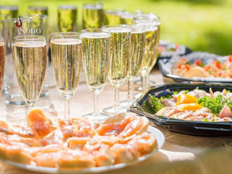 Các món nên ăn khi uống rượu vang sủi