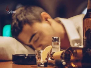 Bật mí cách uống rượu vang không say của các chuyên gia