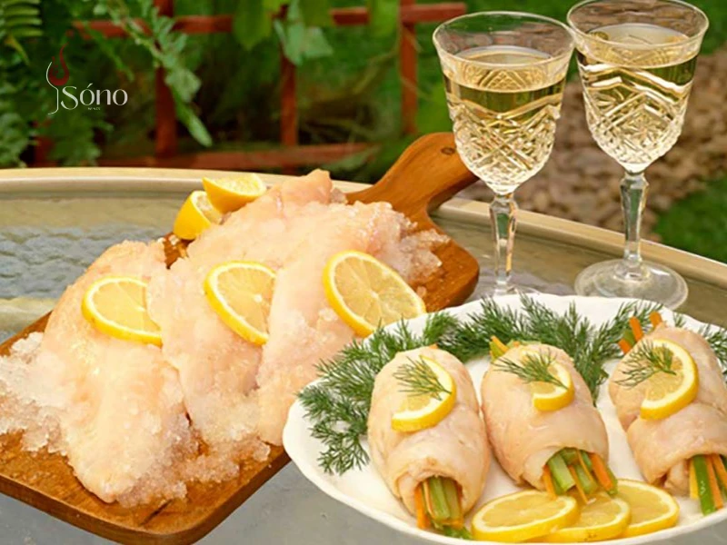 Rượu vang trắng Pinot Grigio kết hợp với các món ăn hải sản tươi sống