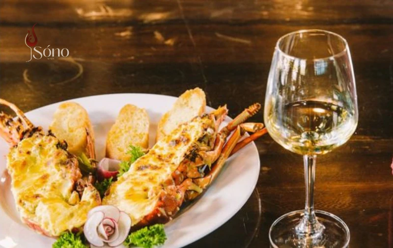 Vang trắng Chenin Blanc kết hợp với các món ăn hải sản chế biến cầu kỳ
