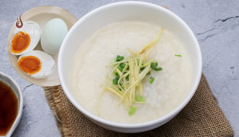Ăn cháo loãng giúp giải rượu nhanh chóng