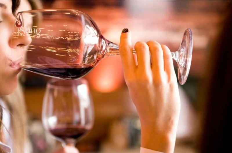 Cách uống rượu vang thông minh để kiểm soát cân nặng